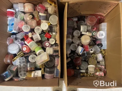 Parti med diverse produkter för manikyr/pedikyr