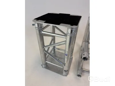 Parti med aluminiumfackverk och tillbehör