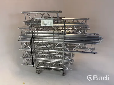 Parti med aluminiumfackverk och tillbehör