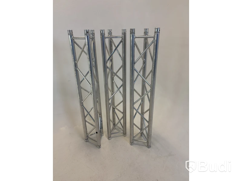 Parti med aluminiumfackverk och tillbehör