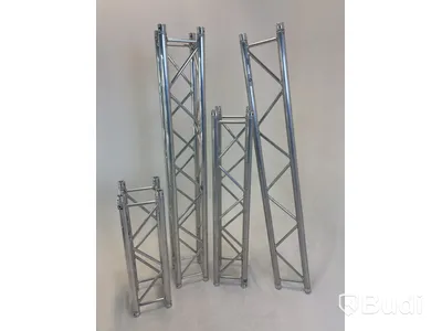 Parti med aluminiumfackverk och tillbehör