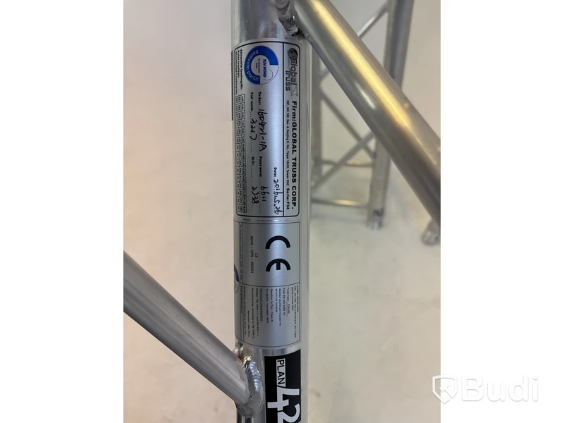 Parti med aluminiumfackverk och tillbehör