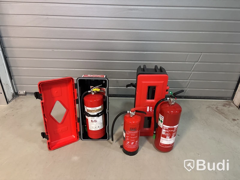 3 st. Brandsläckare inkl. 2 st. brandskåp