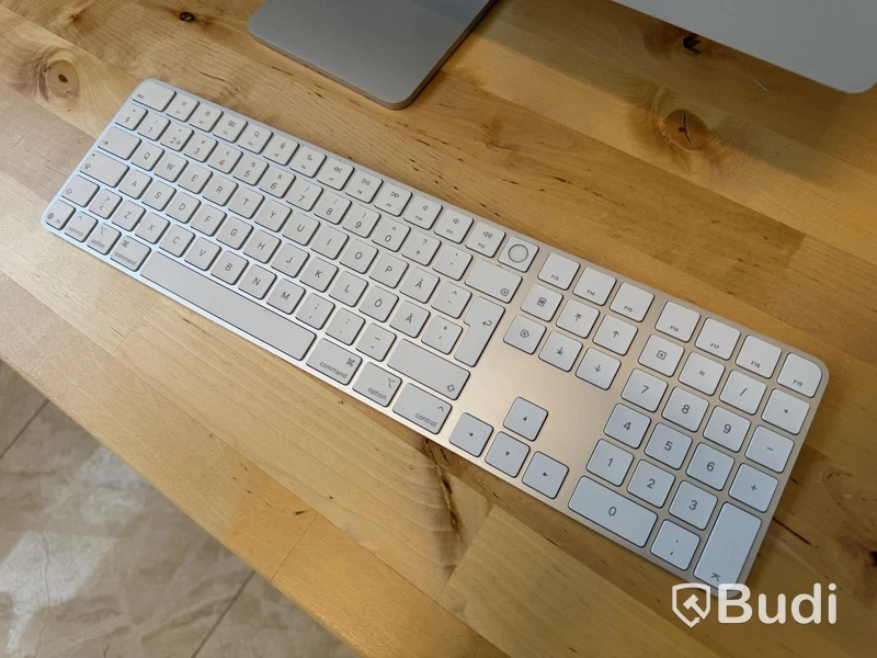 1 st. Apple iMac 24” M4 (2024) – 24 GB RAM / 1 TB SSD