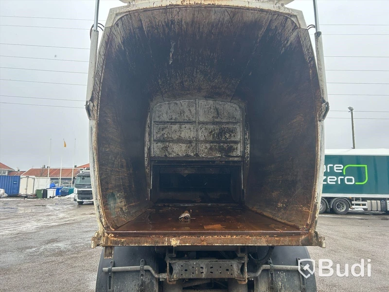 Frontlastare Volvo FM tridem 8X2*6 | NTM FLP-36