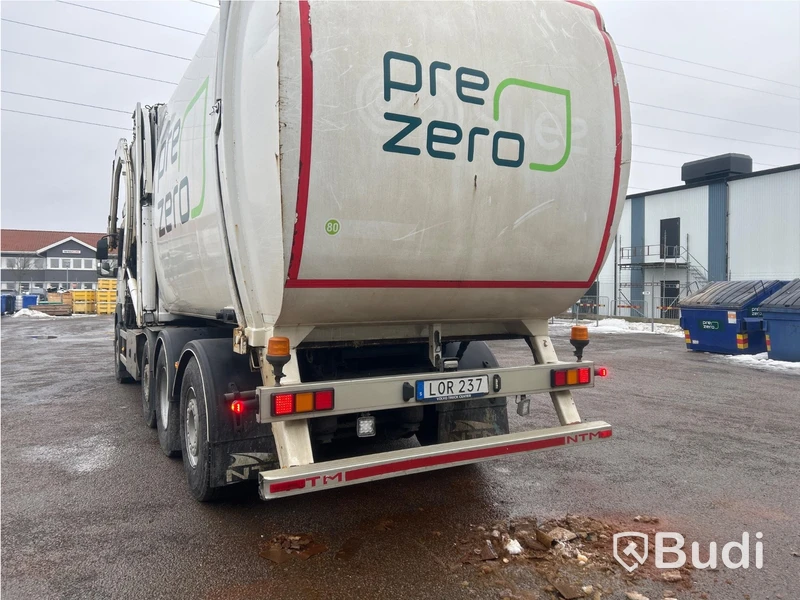 Frontlastare Volvo FM tridem 8X2*6 | NTM FLP-36