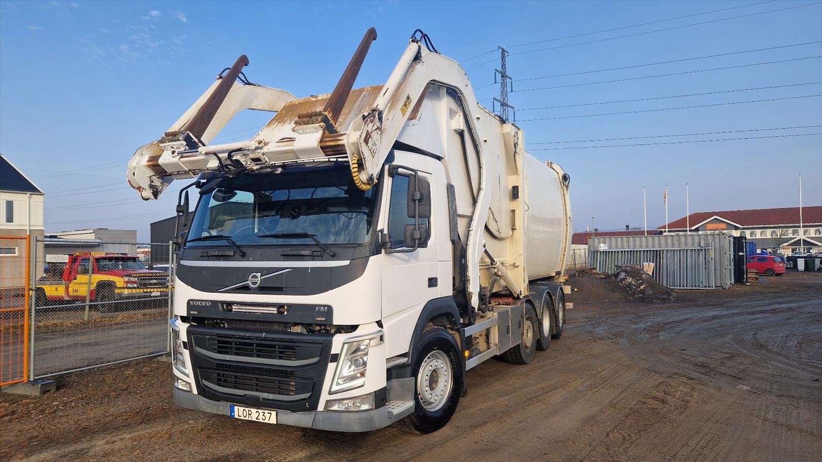 Frontlastare Volvo FM tridem 8X2*6 | NTM FLP-36