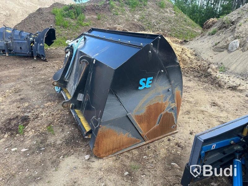 Sand spreader bucket L, SE Equipment. W=2 485 mm. 3 350 l. -2023