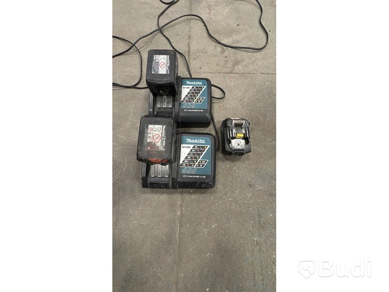 3 st. Batterier och 2 st. laddare Makita