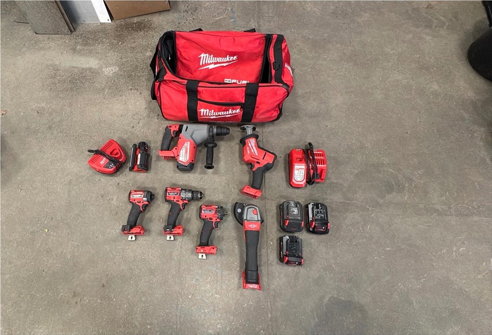 Parti med verktyg Milwaukee M18/M12