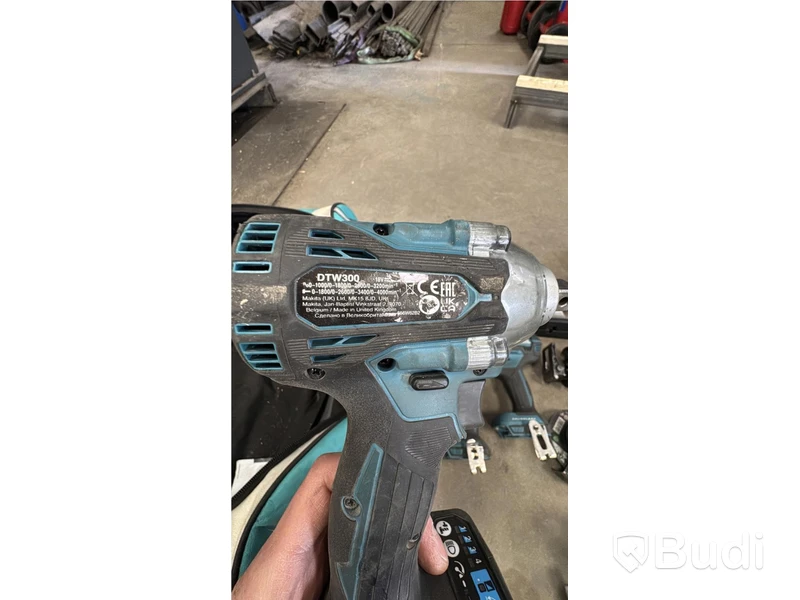 Parti med verktyg Makita 18V LXT