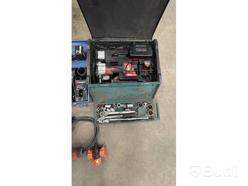 2 st. Popnitmaskiner Milwaukee och Würth, inkl. diverse tillbehör