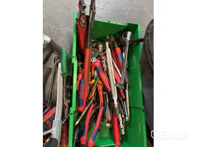 Parti med diverse eltillbehör