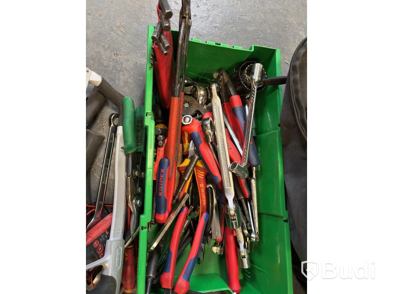 Parti med diverse eltillbehör