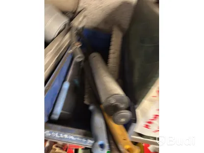 Parti med diverse verktyg och tillbehör