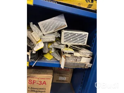 Verkstadsskåp med diverse tillbehör