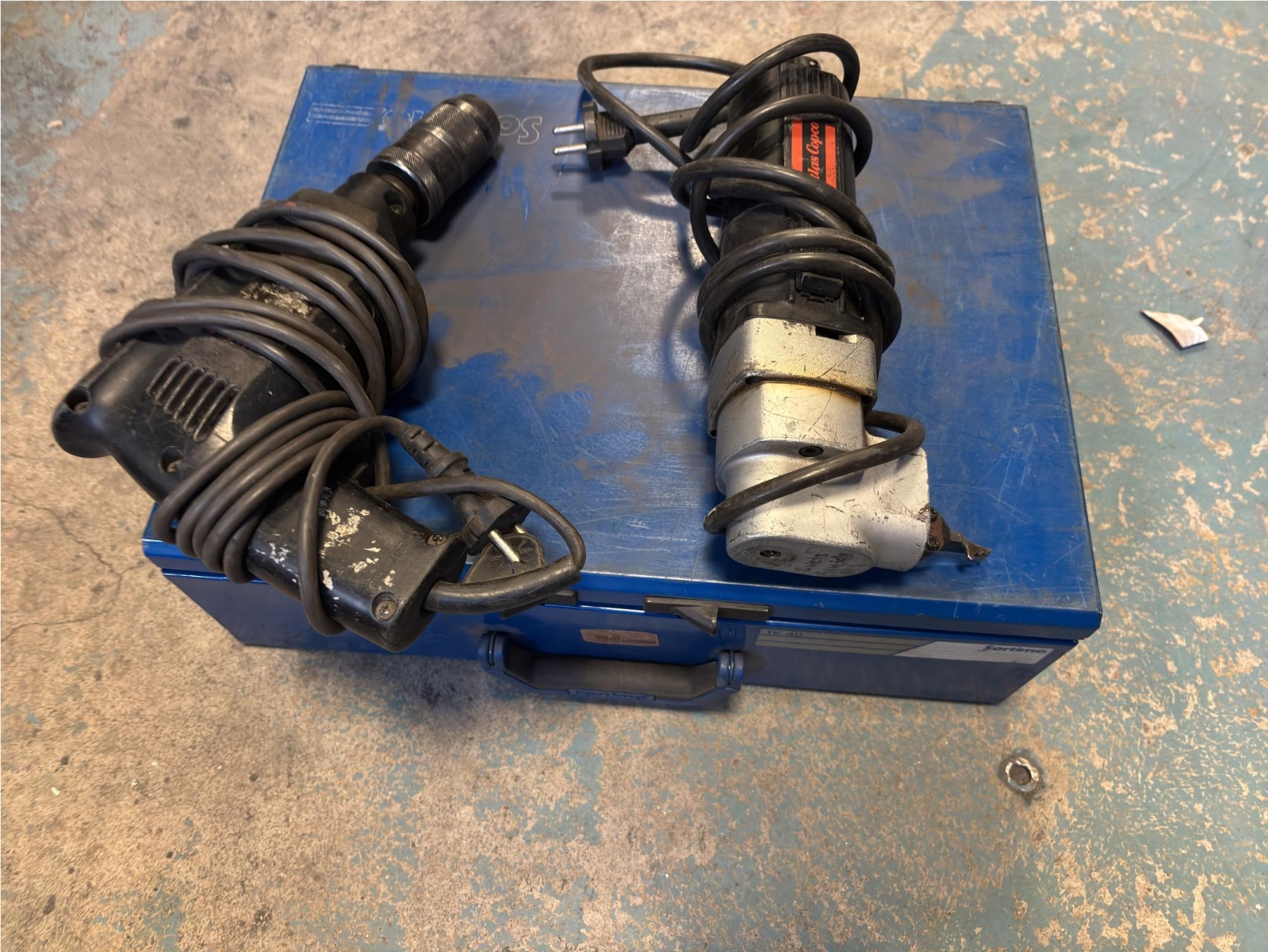 Borrmaskin och nibblare Atlas Copco