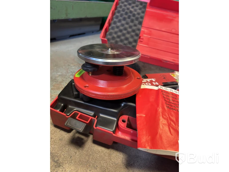 Parti med diverse Hilti verktyg