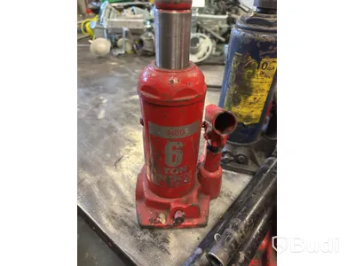 6 st. Hydraulisk domkraft