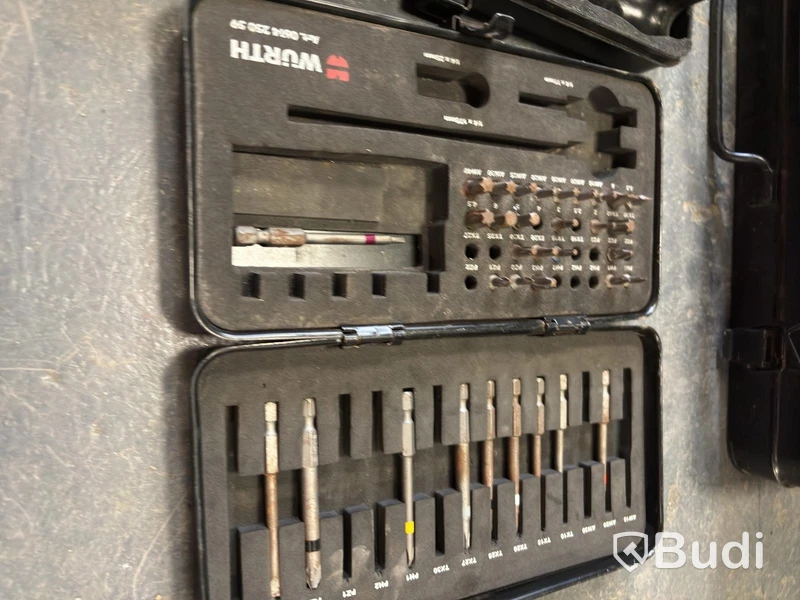 Parti med diverse hylsnyckelsats och bitssatser