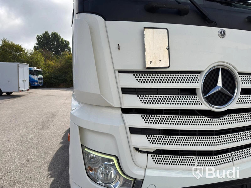 Mercedes-Benz ACTROS -2019, 6x2 tractor unit Odometer reading (km): 60850