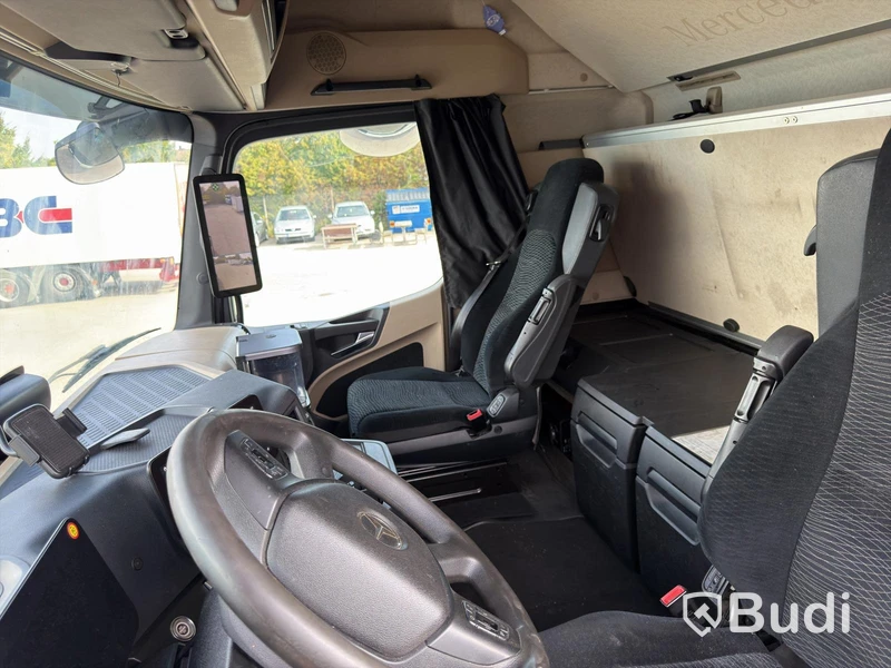 Mercedes-Benz ACTROS -2019, 6x2 tractor unit Odometer reading (km): 60850