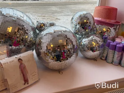 Komplett Event- & partybutik - stort lager samt butiksinredning