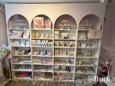 Komplett Event- & partybutik - stort lager samt butiksinredning
