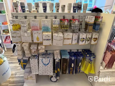 Komplett Event- & partybutik - stort lager samt butiksinredning
