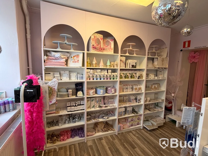 Komplett Event- & partybutik - stort lager samt butiksinredning