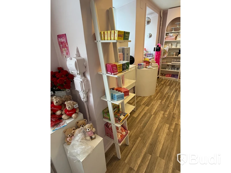 Komplett Event- & partybutik - stort lager samt butiksinredning