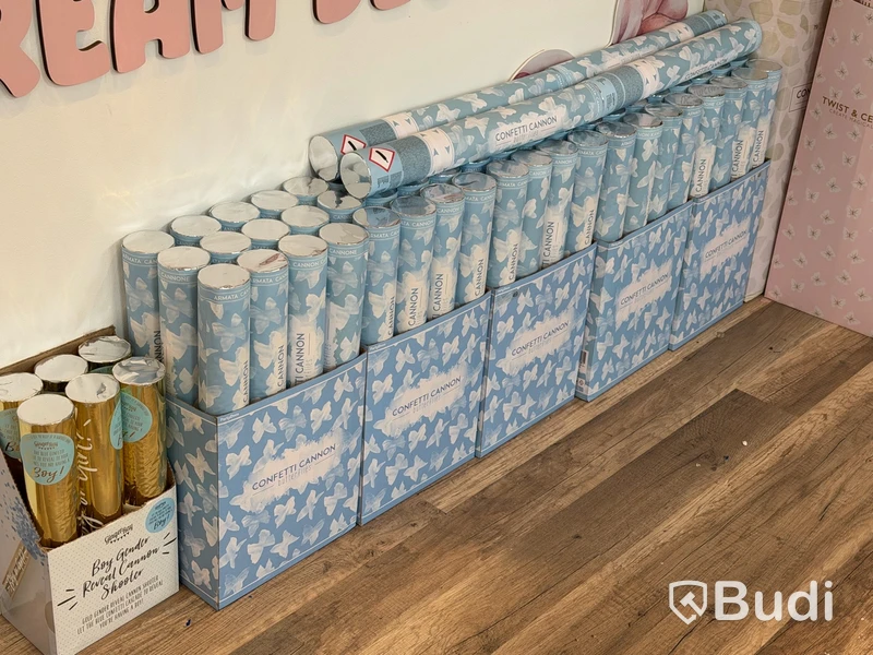 Komplett Event- & partybutik - stort lager samt butiksinredning