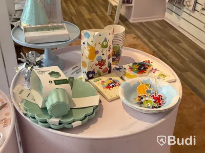 Komplett Event- & partybutik - stort lager samt butiksinredning
