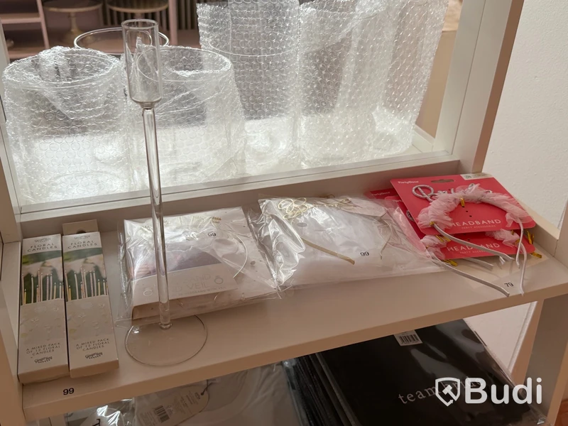 Komplett Event- & partybutik - stort lager samt butiksinredning