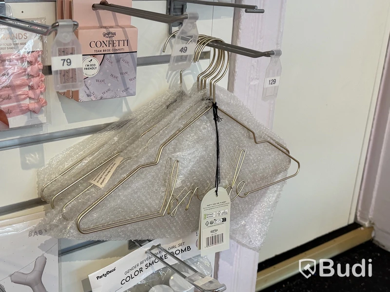 Komplett Event- & partybutik - stort lager samt butiksinredning