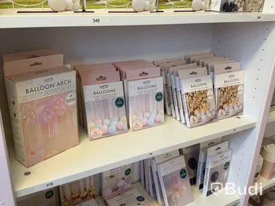 Komplett Event- & partybutik - stort lager samt butiksinredning