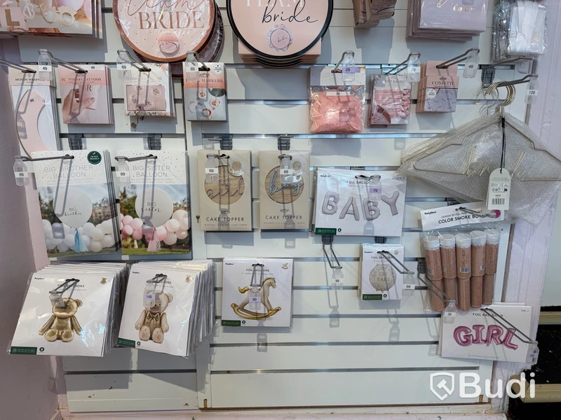 Komplett Event- & partybutik - stort lager samt butiksinredning