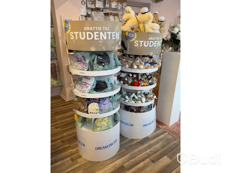 Komplett Event- & partybutik - stort lager samt butiksinredning