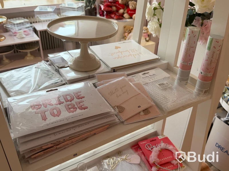 Komplett Event- & partybutik - stort lager samt butiksinredning
