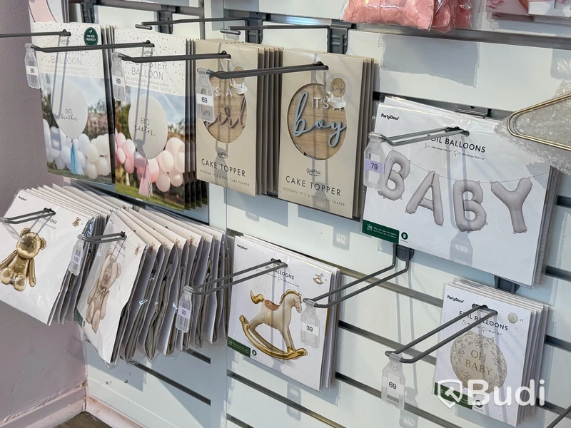Komplett Event- & partybutik - stort lager samt butiksinredning