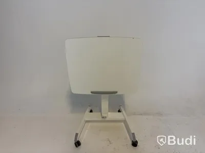 5 bar tables, folding, on casters.