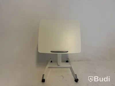 5 bar tables, folding, on casters.