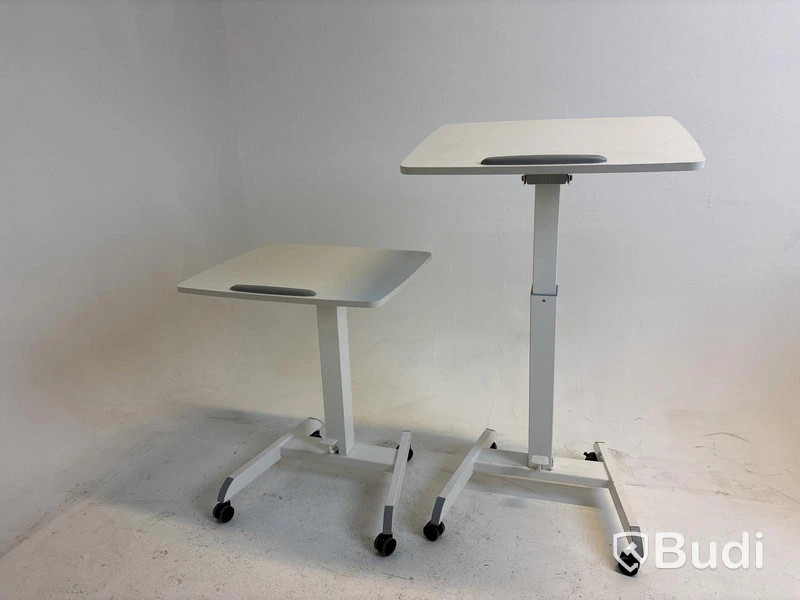 5 bar tables, folding, on casters.