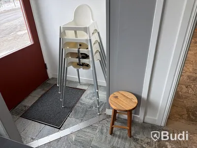 Cafémöbler, belysningar m.m. (Stort parti)