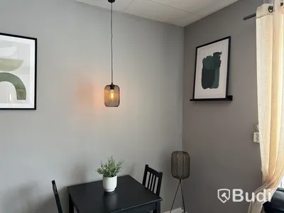 Cafémöbler, belysningar m.m. (Stort parti)