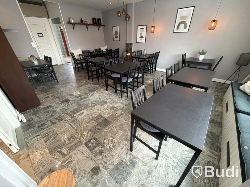 Cafémöbler, belysningar m.m. (Stort parti)