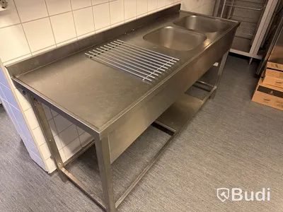 Diskbänk & hyllor
