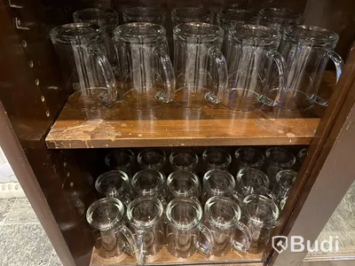 Porslin, glas, bestick, vagnar m.m. Stort parti