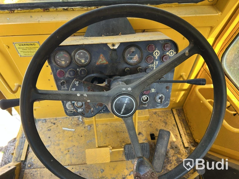 Grävlastare/ traktorgrävare Volvo 646, 8199 tim
