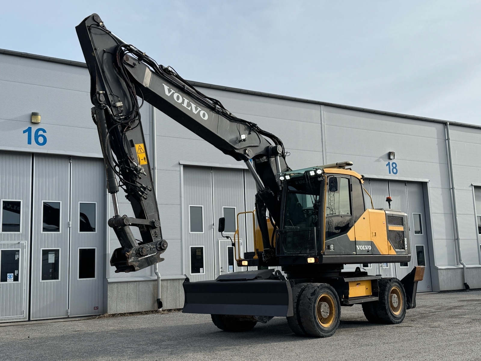 Materialhanterare Volvo EW180E -2015